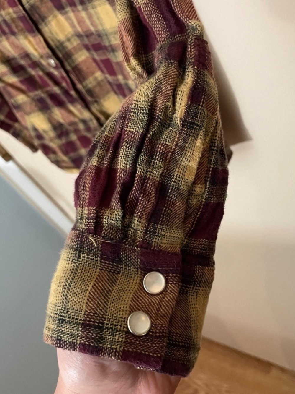 Wrangler Pearl Snap Maroon and Mustard - Picture 4 of 5
